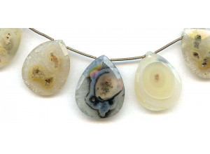 Solar Quartz 28-30x Beveled Pear Drop