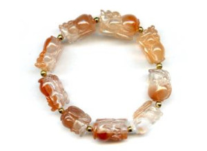 Red Quartz 13-18mm Carved Pichiu Bracelet