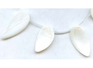 Mother of Pearl 22-40mm Fancy Drop