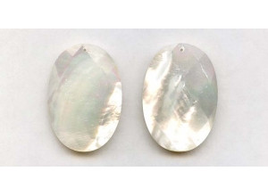 Mother of Pearl 40x28 Faceted Flat Oval Pendent