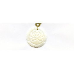 Mother of Pearl 28mm Flower Pendant
