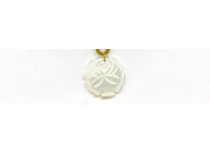 Mother of Pearl 20mm Flower Pendant