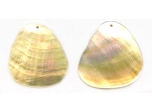 Mother of Pearl 40-44x Pendant