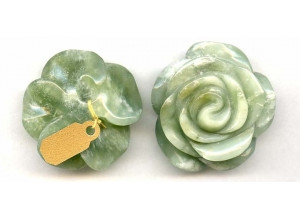 New Jade 40-42x Flower Pendant