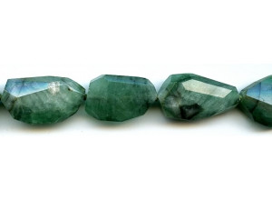 Emerald 13-18x Faceted Flat Nugget