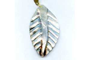 88x Leaf Pendant