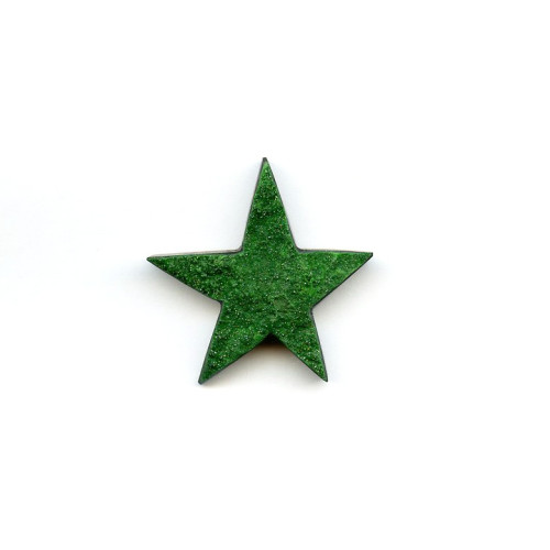 L3562-014 Uvarovite <br>41x41 Star Pendant