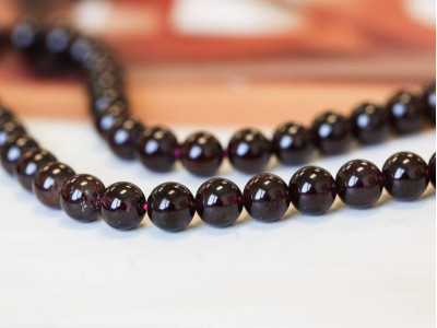 Garnet 7.5-8mm Round