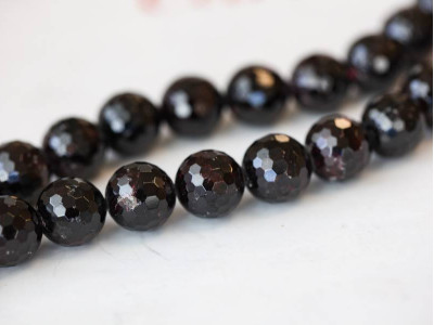 Garnet 12mm Faceted Round