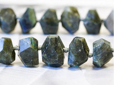 Labradorite 15-25x Simple Cut