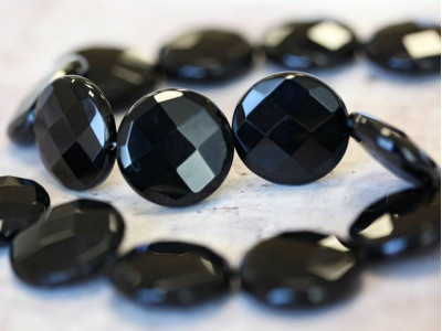 Black Onyx 25mm Faceted Coin