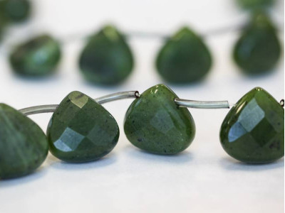 Green Jade 20mm Flat Pear Briolette