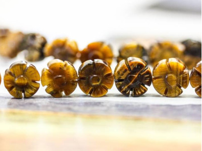 Tiger Eye 10mm Flower