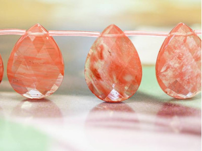 Cherry Quartz 22x30 Flat Pear Briolette