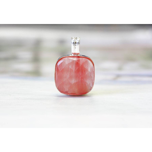 276-1107 Cherry Quartz <br>22x22 Square Bezel Pendant