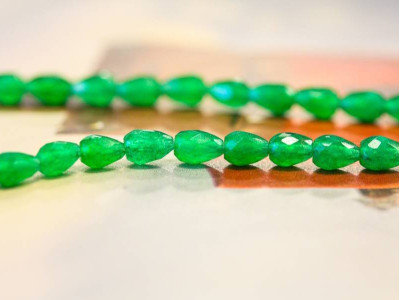 Emerald Jade 4x6 Faceted Teardrop